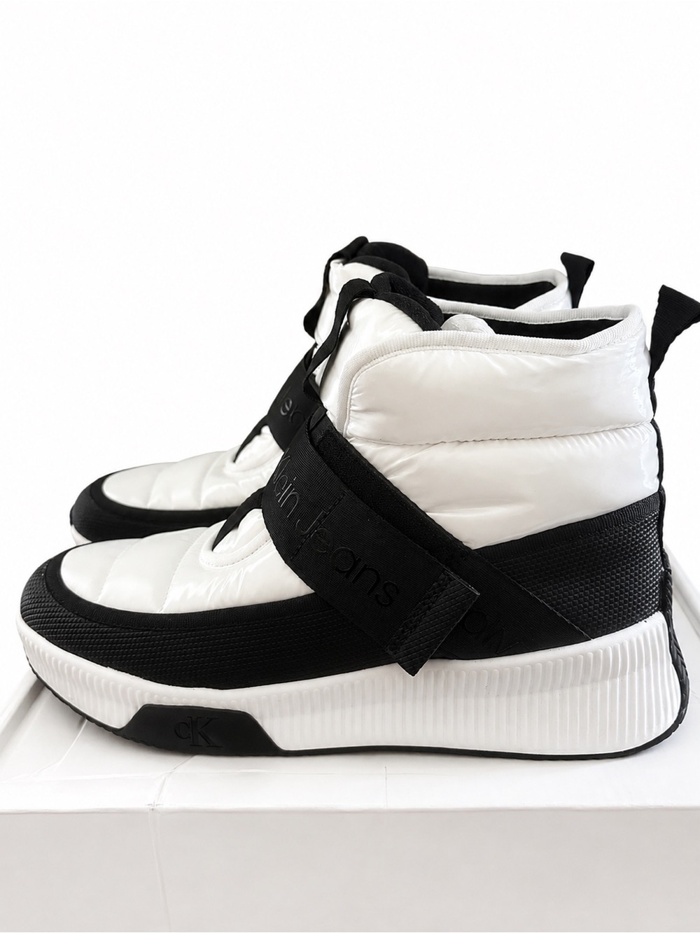Calvin Klein Women's Mabon Cozy Nylon High Top Sneakers Black White Shoes 10